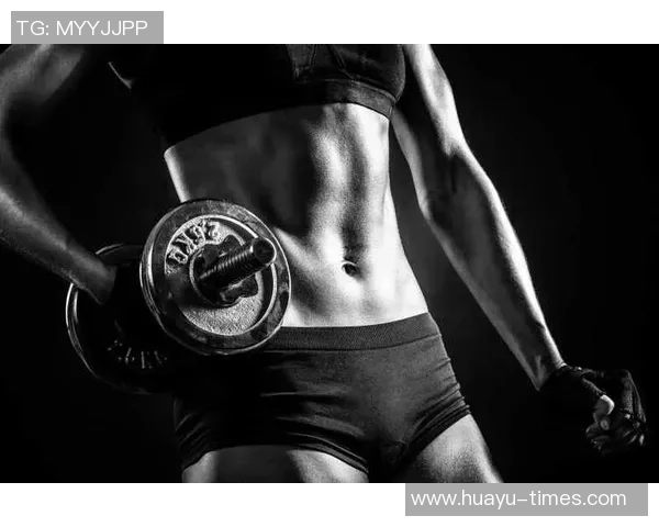 足球腹肌女展现力量与美丽的完美结合引领健身新风潮